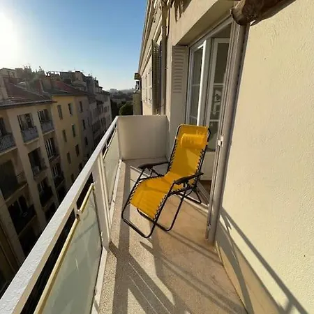 Beautiful - Balcony - Close Train And Port Appartamento