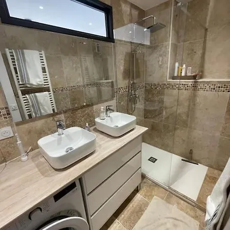 Beautiful - Balcony - Close Train And Port Appartamento