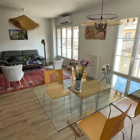 Beautiful - Balcony - Close Train And Port